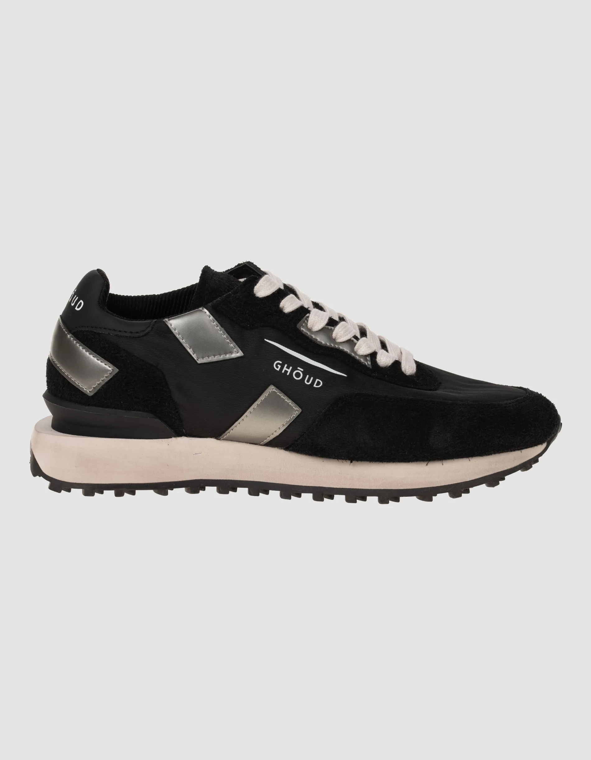 GHŌUD Rush One Suede Low Black // Veloursleder-Sneaker mit Nylon-Details
