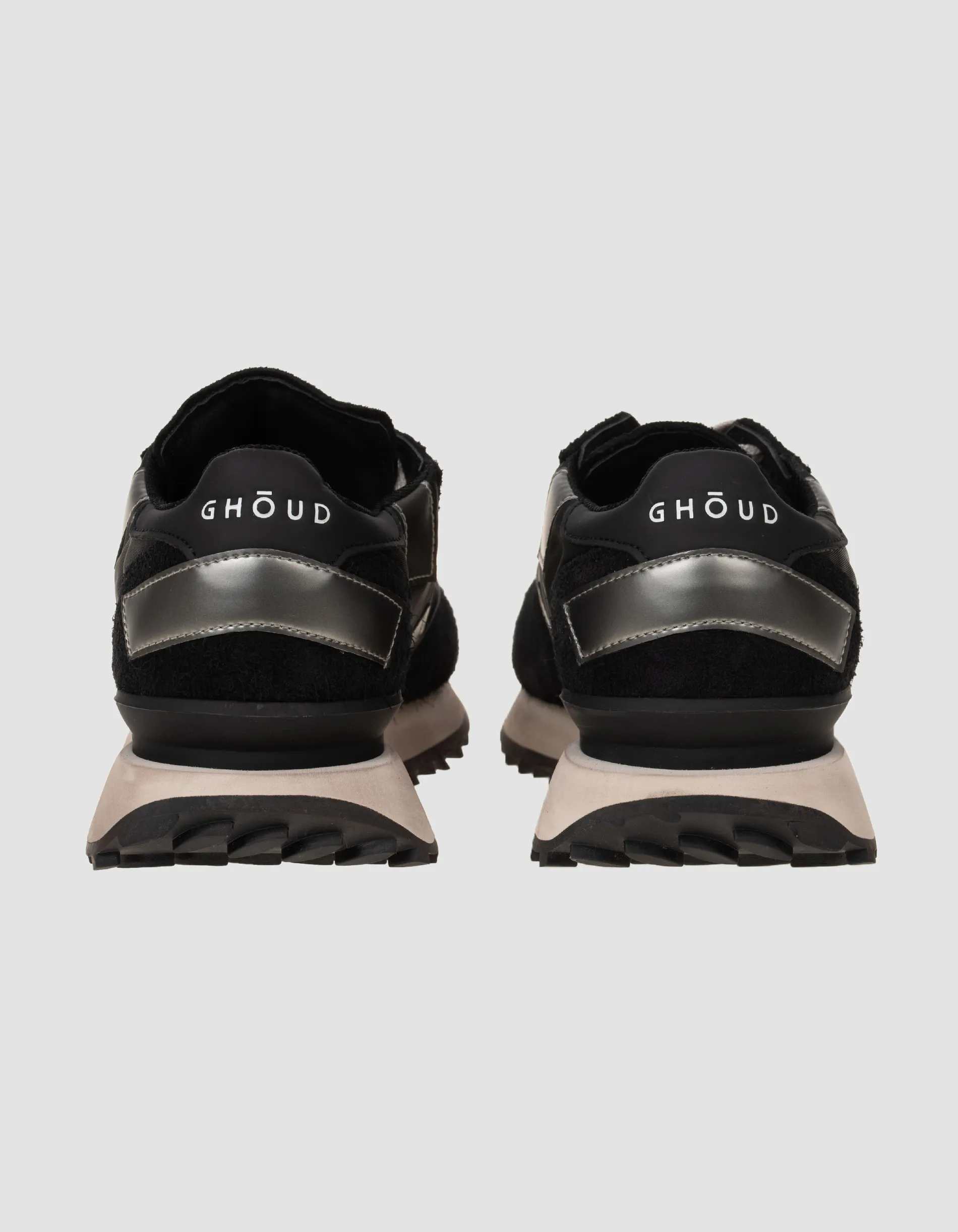 GHŌUD Rush One Suede Low Black // Veloursleder-Sneaker mit Nylon-Details