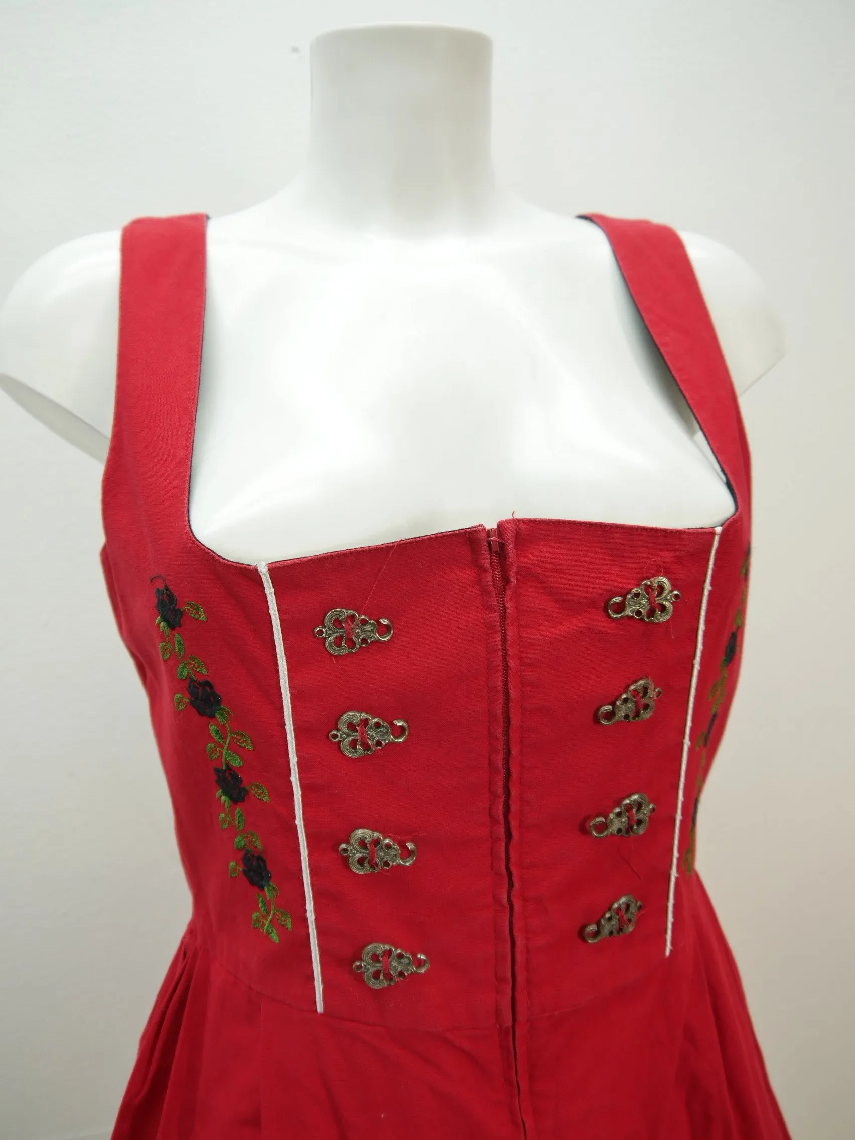 Siebenstein rot mit Balkonett 60er Jahre süßes Vintage Dirndl ohne Schürze Gr.38